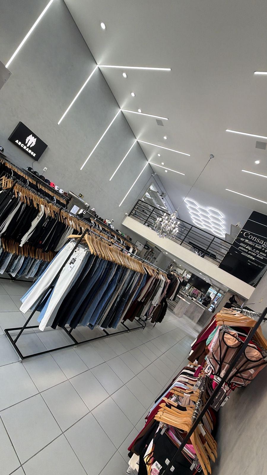 Interior da Dyamond Store em Campo Largo