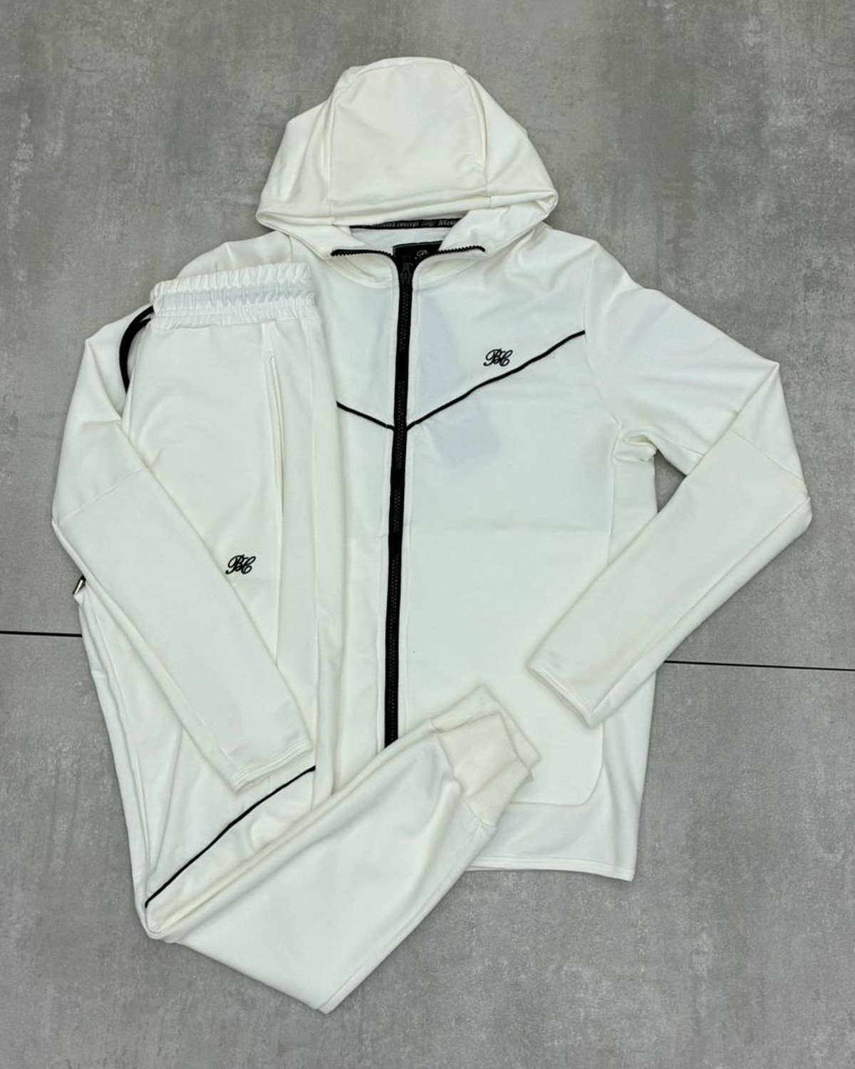 Conjunto Blessed Branco Friso Preto